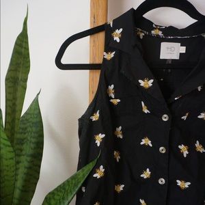 Anthropologie bee button up